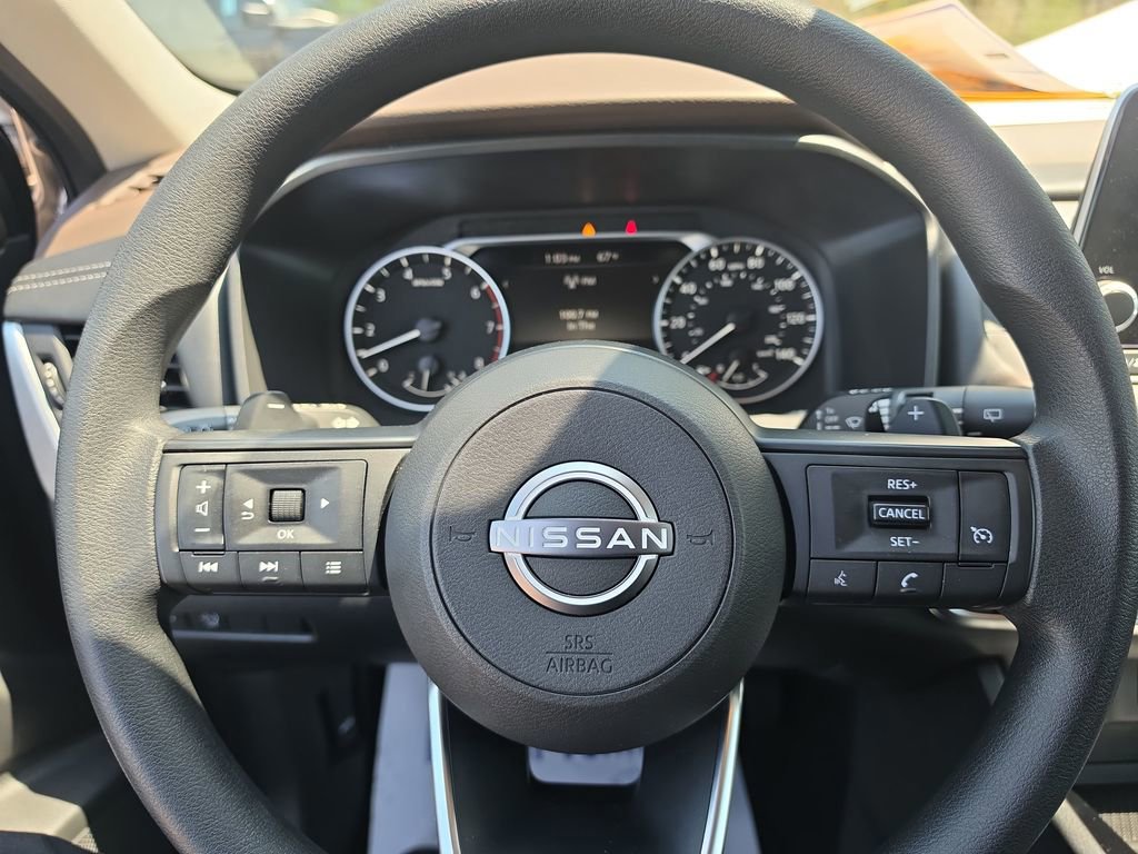 Used 2023 Nissan Rogue S AWD/4WD image 26