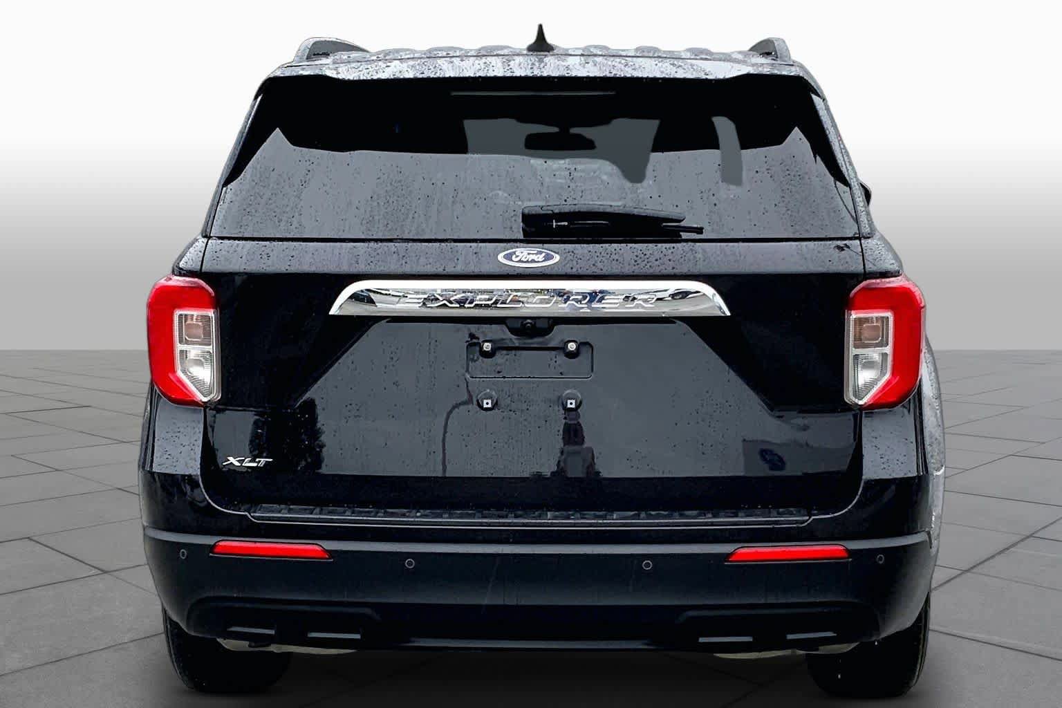 Certified 2022 Ford Explorer XLT RWD image 5