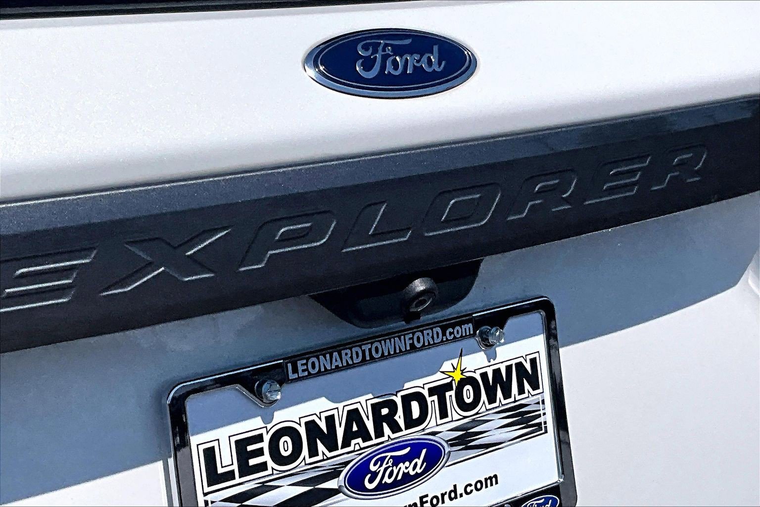 Certified 2022 Ford Explorer XLT w/ Equipment Group 202A AWD/4WD image 32
