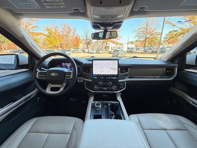 Certified 2023 Ford Expedition XLT image 13