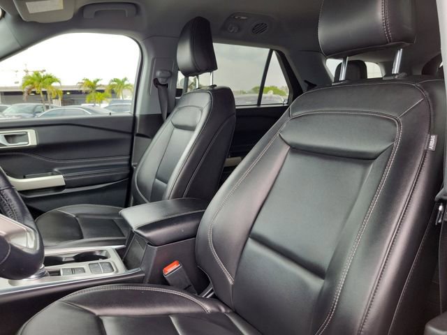 Certified 2023 Ford Explorer XLT w/ Equipment Group 202A RWD image 30
