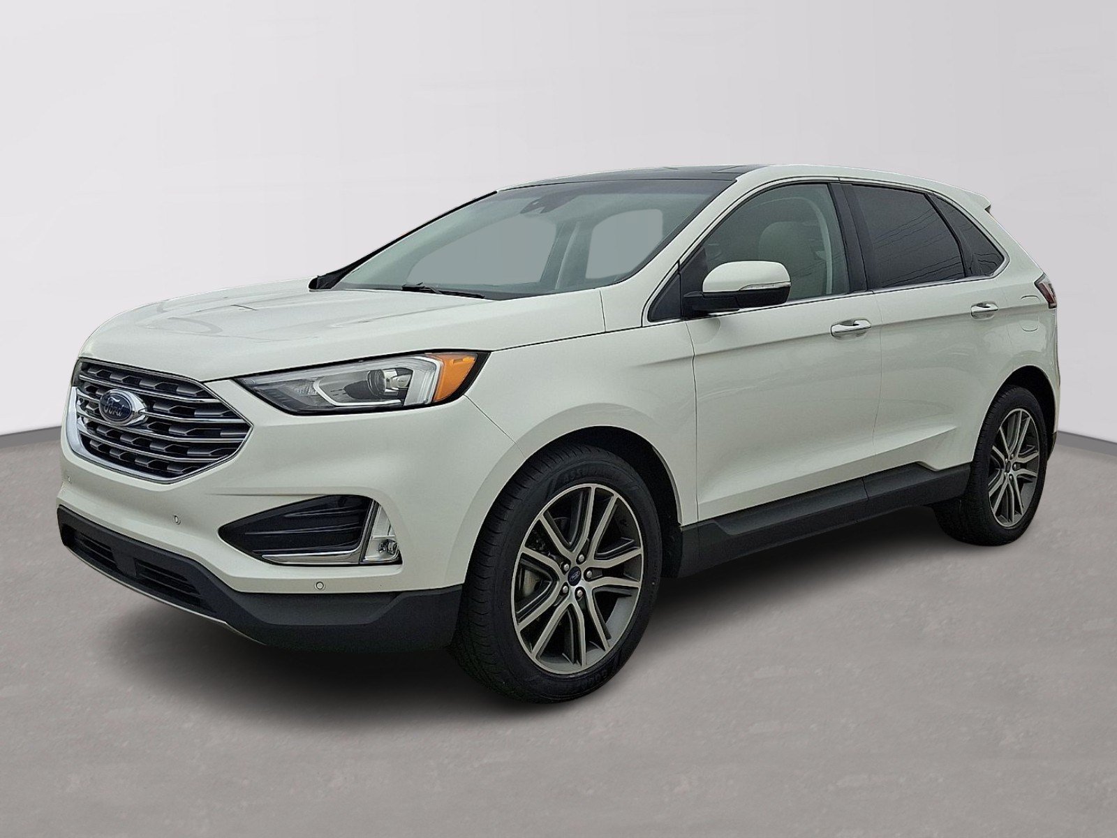 Certified 2020 Ford Edge Titanium FWD image 3