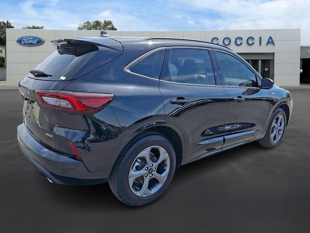 Certified 2024 Ford Escape ST-Line Select AWD/4WD image 4