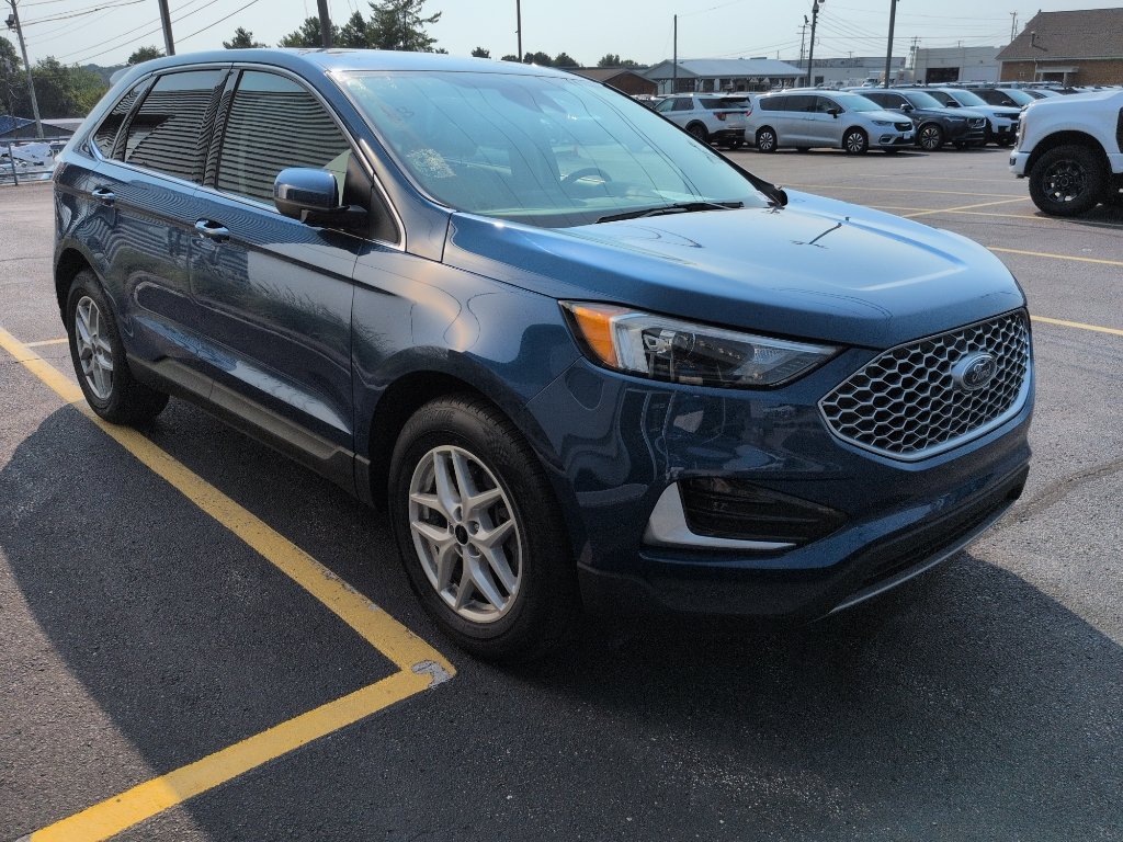 Certified 2023 Ford Edge SEL AWD/4WD image 2