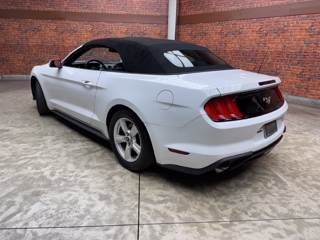 Certified 2019 Ford Mustang Convertible RWD image 3