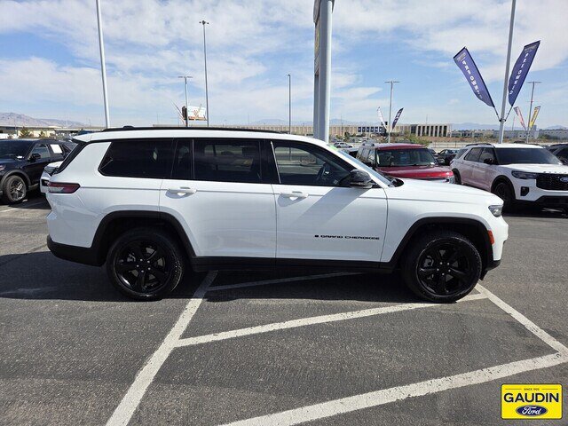 Used 2021 Jeep Grand Cherokee L Laredo AWD/4WD image 8