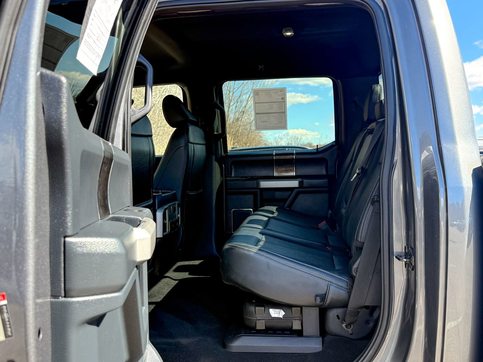 Certified 2022 Ford F350 Lariat w/ Lariat Ultimate Package image 18