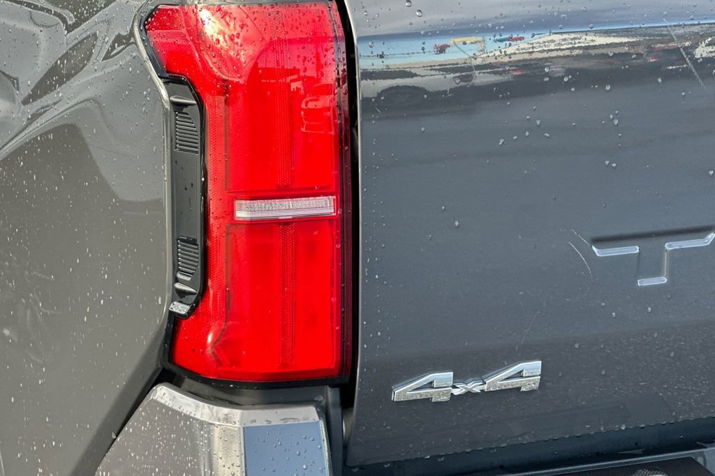 Used 2024 Toyota Tacoma SR5 AWD/4WD image 26