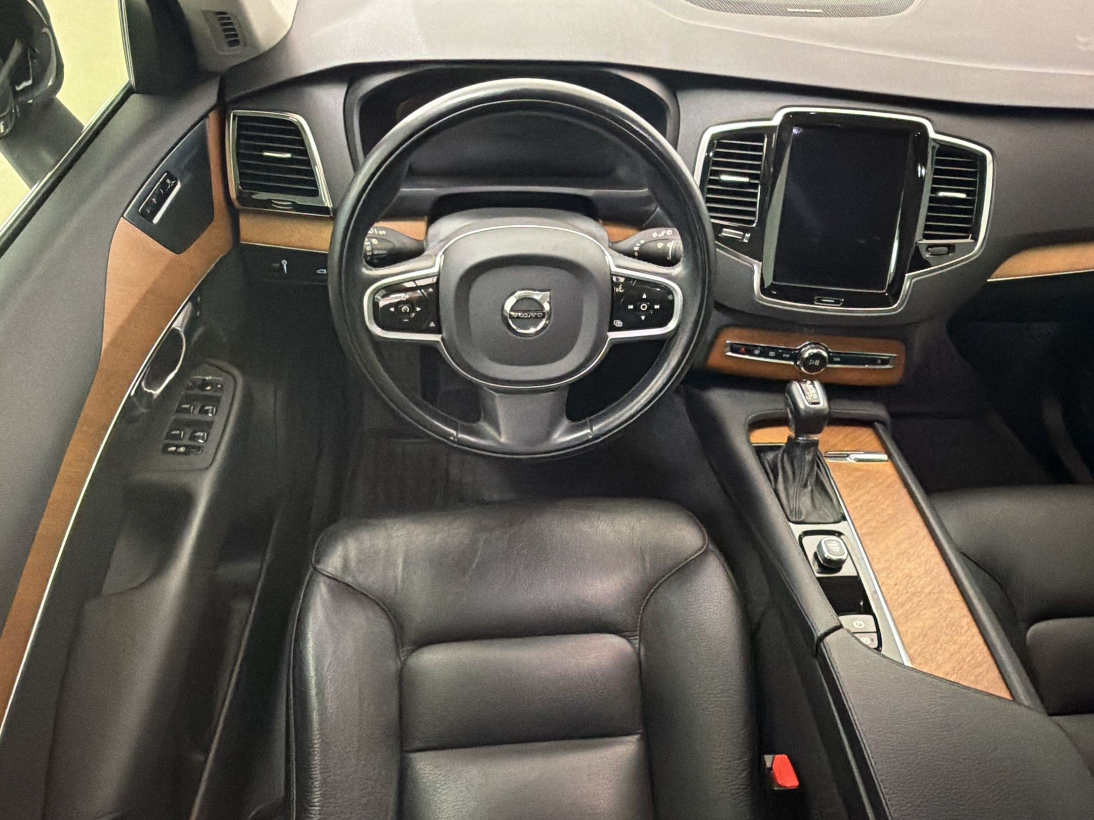 Used 2022 Volvo XC90 T6 Momentum w/ Advanced Package AWD/4WD image 27