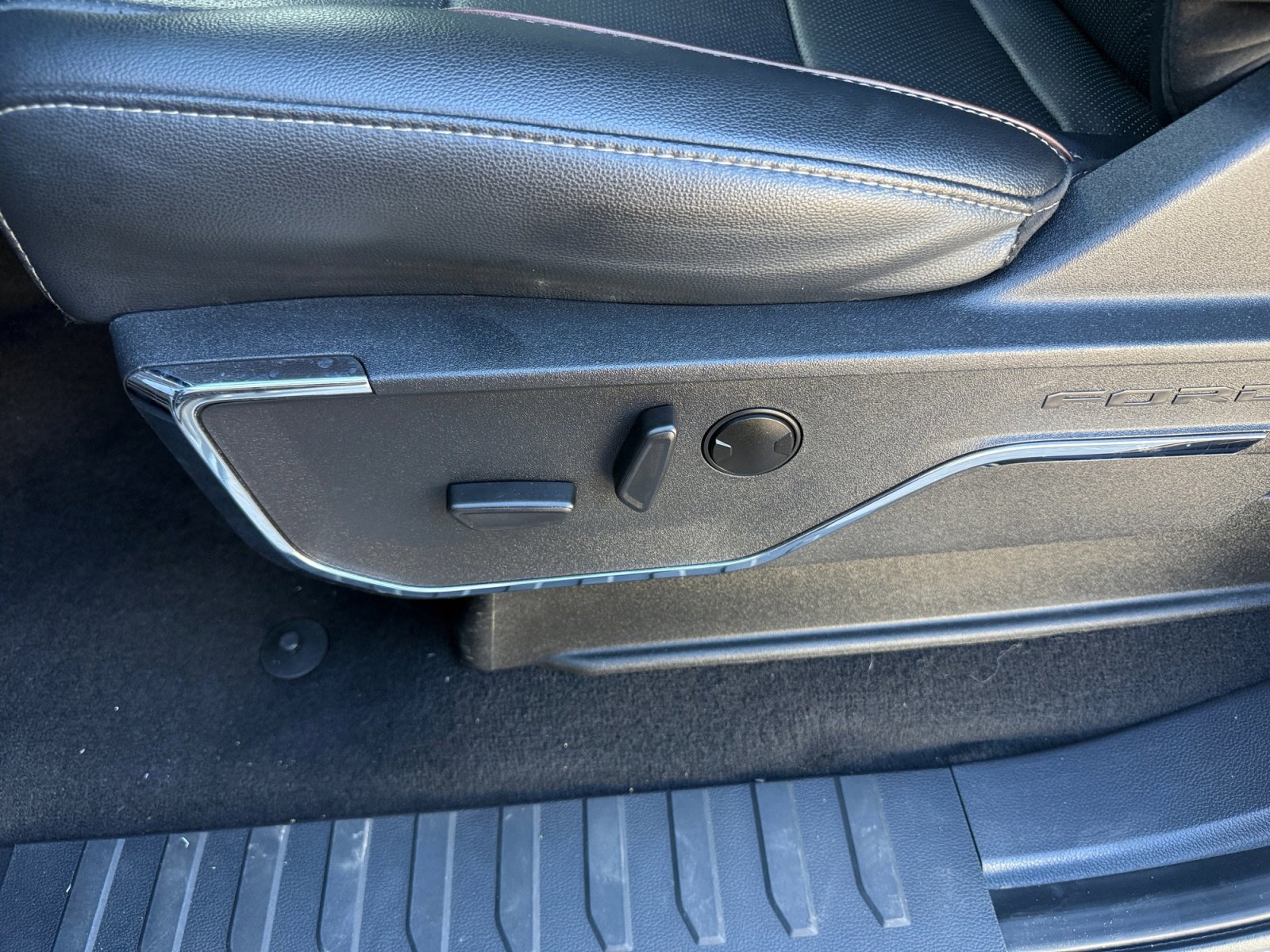 Certified 2024 Ford F250 Lariat w/ Lariat Ultimate Package image 15