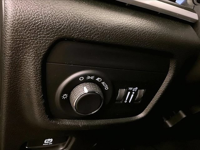 Used 2023 Jeep Grand Cherokee Altitude AWD/4WD image 30