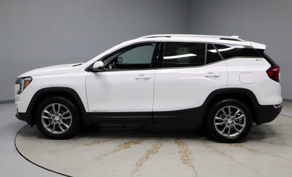Used 2024 GMC Terrain SLT AWD/4WD image 8