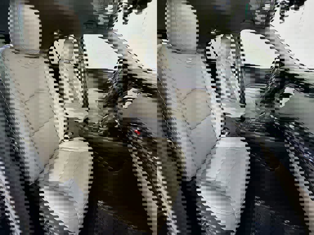 Used 2022 Cadillac XT4 Luxury w/ Cold Weather Package image 18