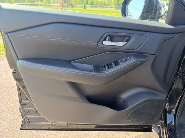 Used 2024 Nissan Rogue SV w/ SV Premium Package AWD/4WD image 18