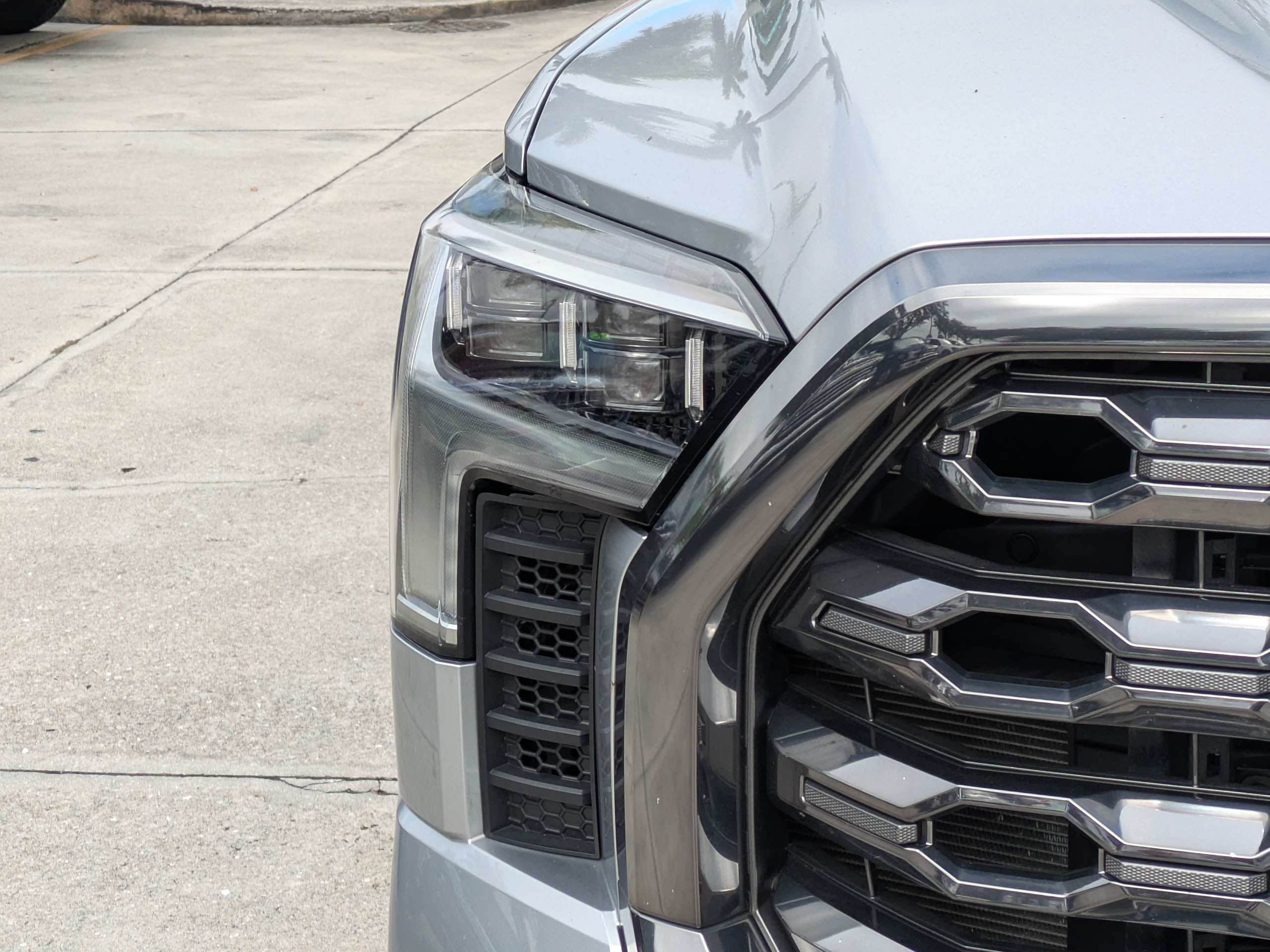 Used 2024 Toyota Tundra Platinum AWD/4WD image 9