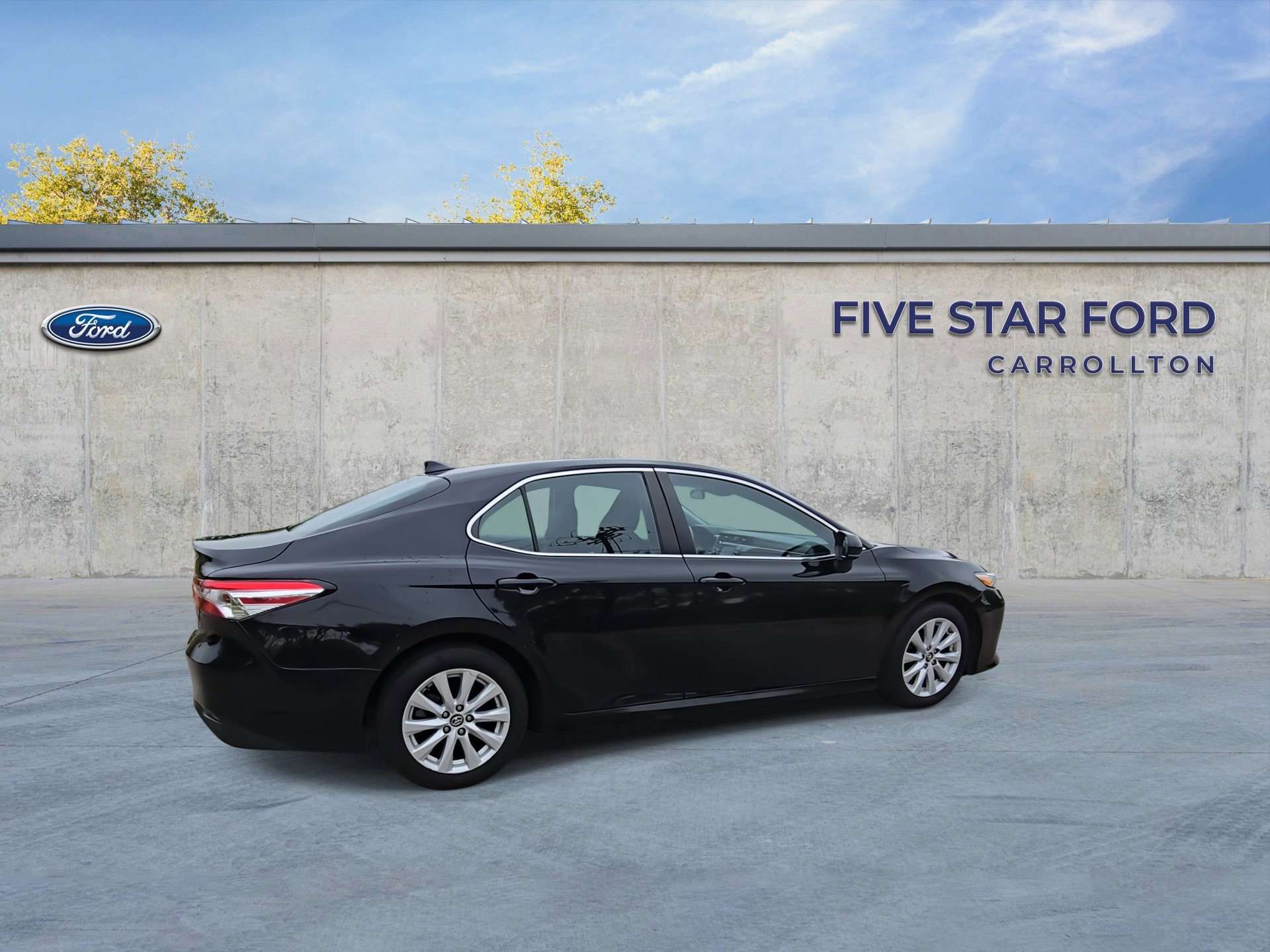 Used 2020 Toyota Camry LE image 6