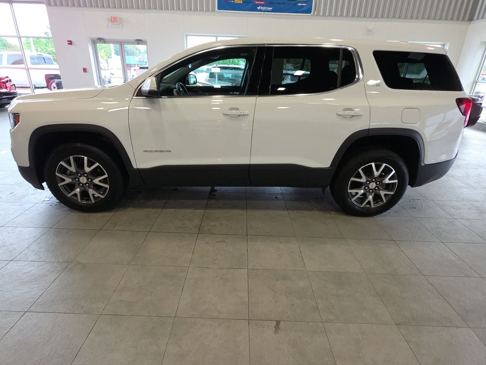 Used 2021 GMC Acadia SLE w/ LPO, Floor Liner Package AWD/4WD image 12