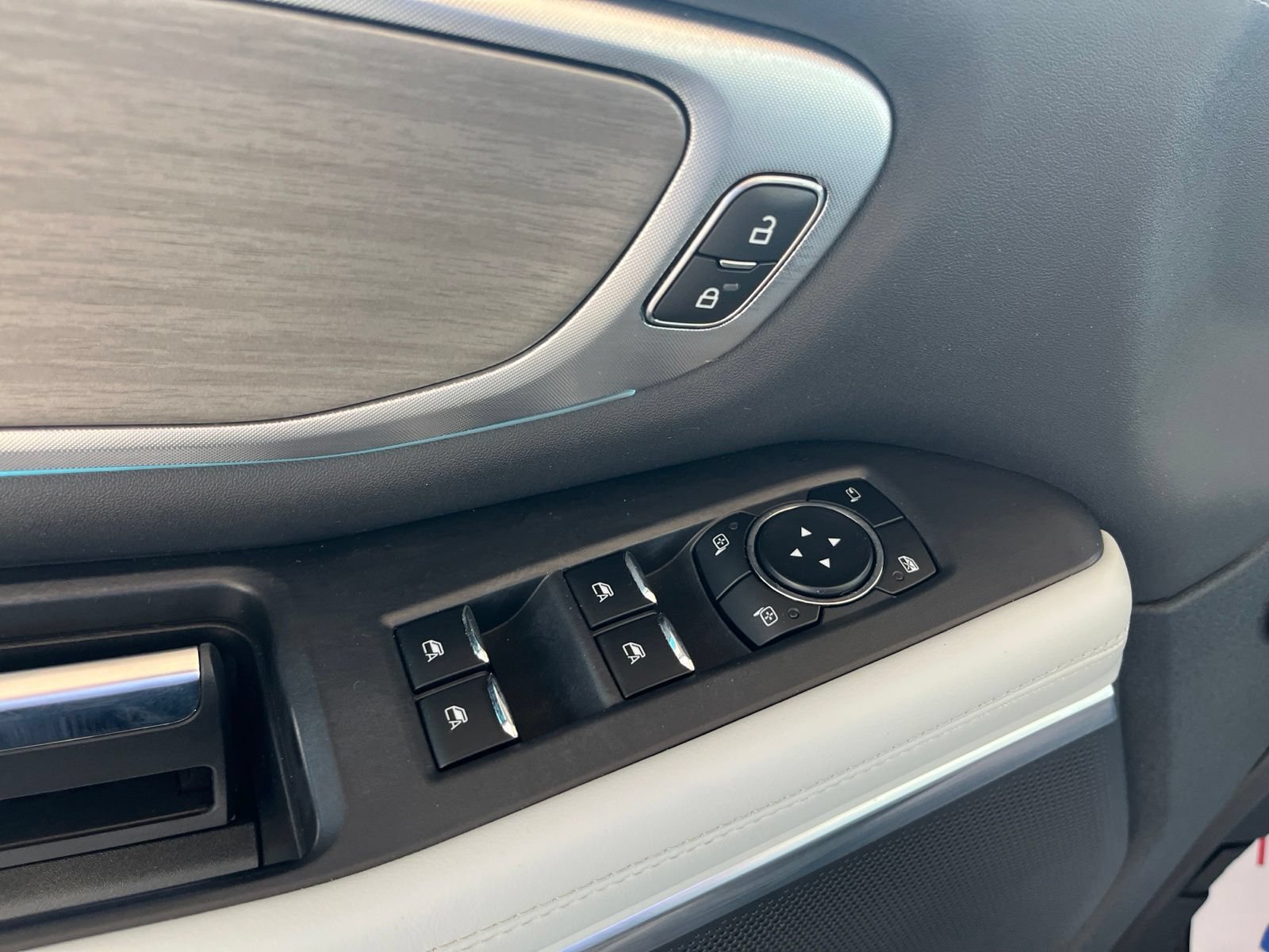 Certified 2025 Ford Expedition Platinum AWD/4WD image 18