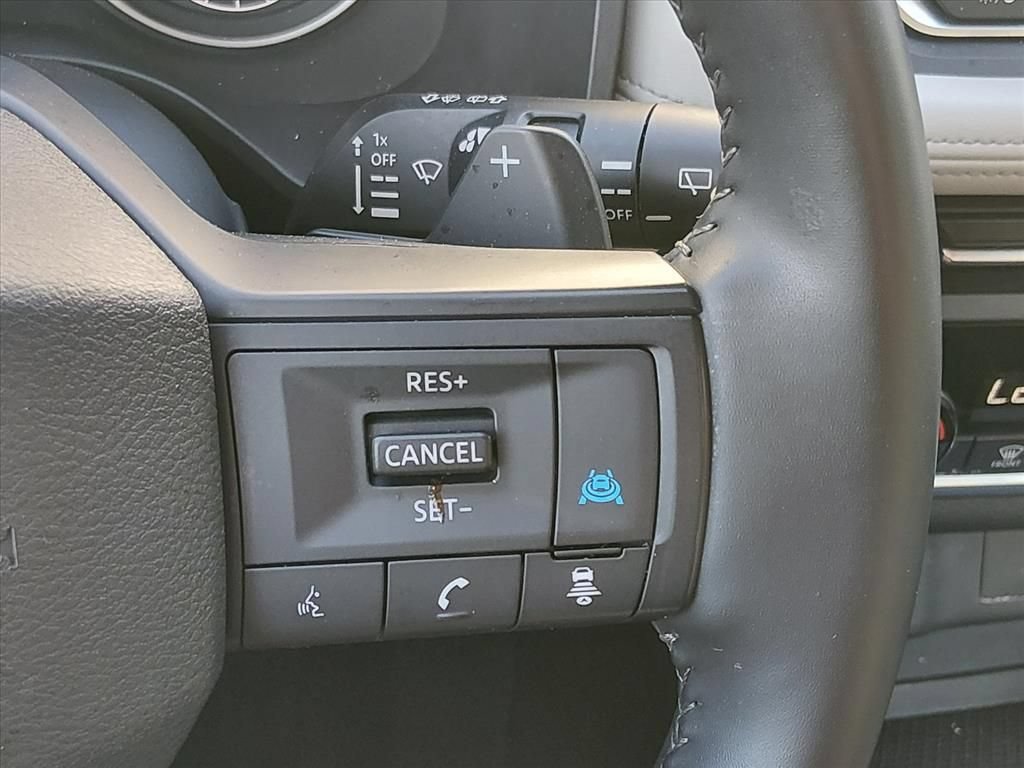 Used 2025 Nissan Rogue SV FWD image 22