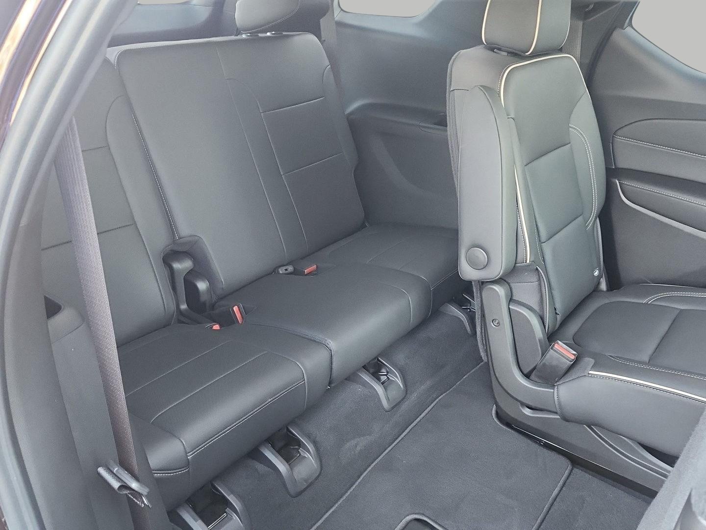 Used 2023 Chevrolet Traverse Premier AWD/4WD image 10