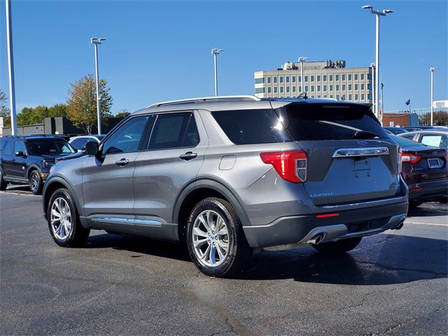 Certified 2022 Ford Explorer Limited w/ Equipment Group 301A image 2