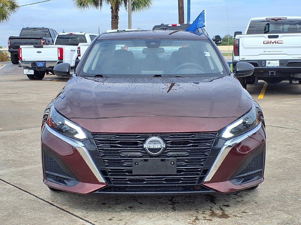 Used 2025 Nissan Altima 2.5 SV FWD image 6