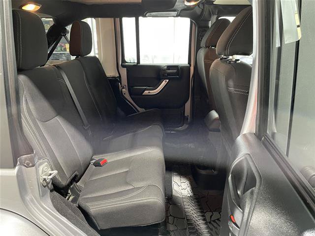 Used 2018 Jeep Wrangler Unlimited Sahara AWD/4WD image 25