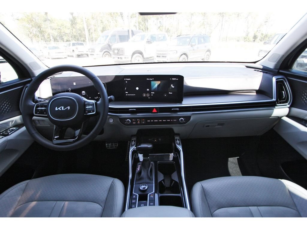 Used 2024 Kia Sorento SX FWD image 13