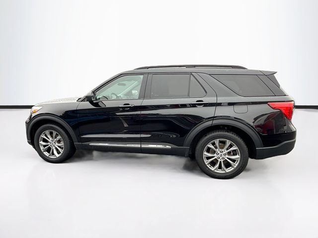 Certified 2023 Ford Explorer XLT w/ Equipment Group 202A AWD/4WD image 6