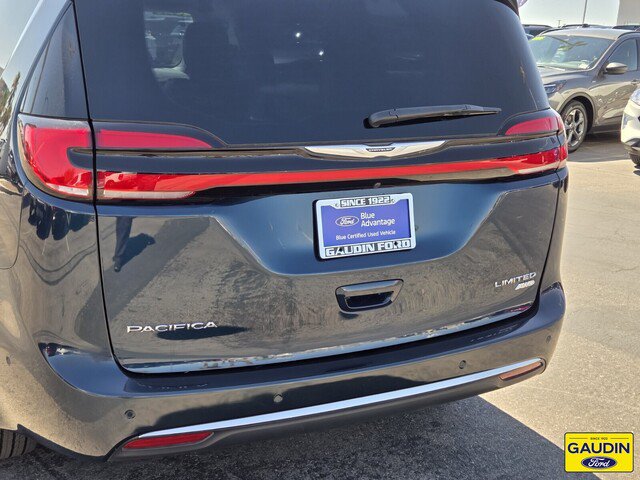 Used 2023 Chrysler Pacifica Limited w/ Uconnect Theater Family Group AWD/4WD image 6