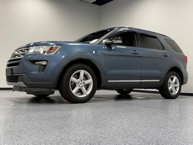 Certified 2018 Ford Explorer XLT w/ Equipment Group 202A FWD image 5