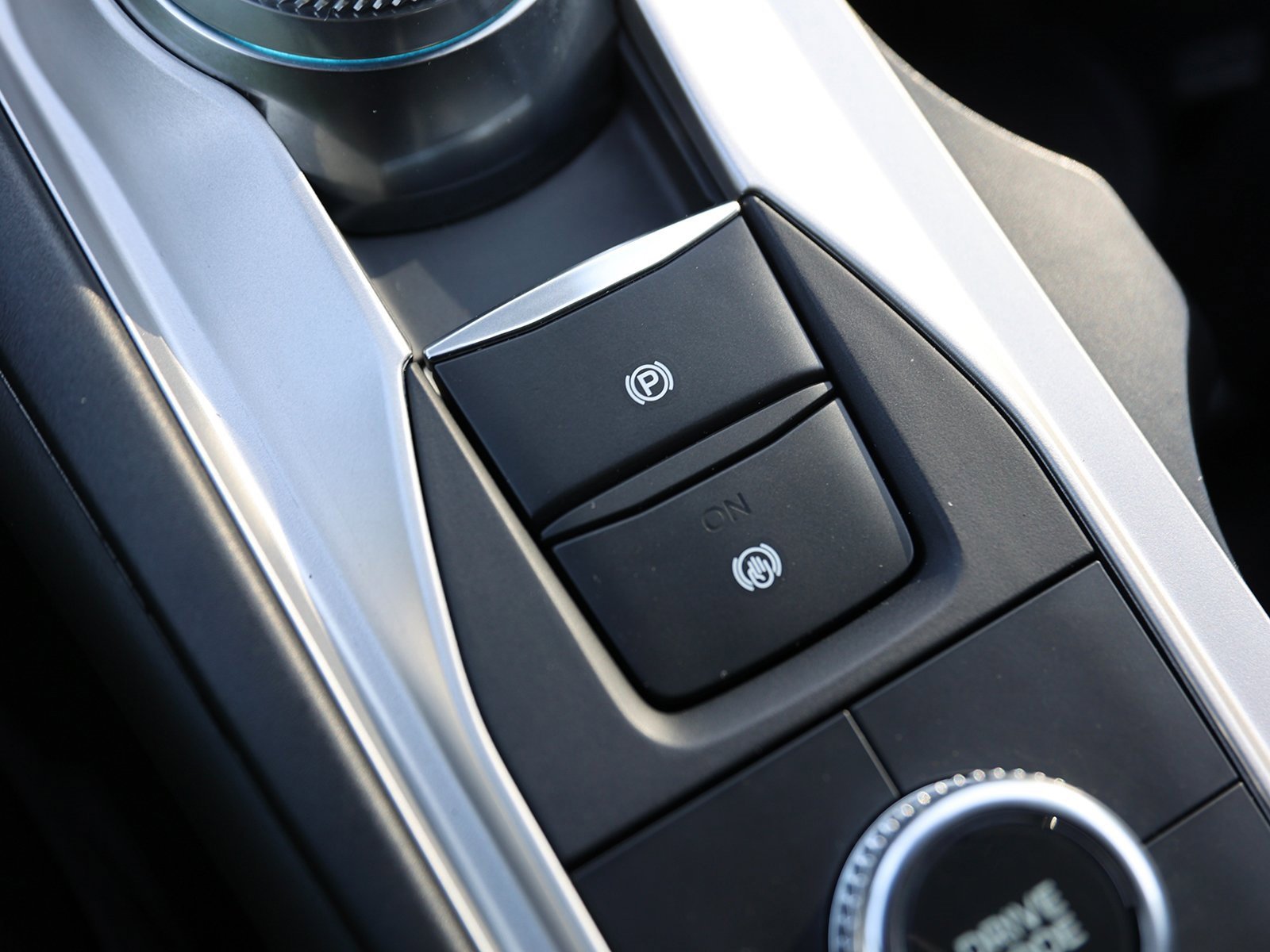 Certified 2022 Ford Explorer XLT image 35