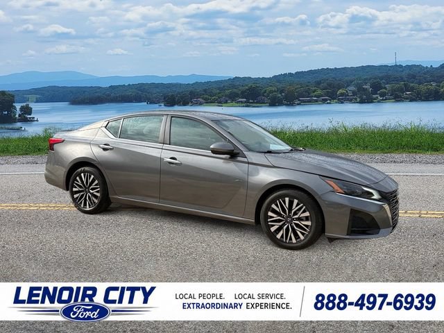 Used 2024 Nissan Altima 2.5 SV FWD image 1