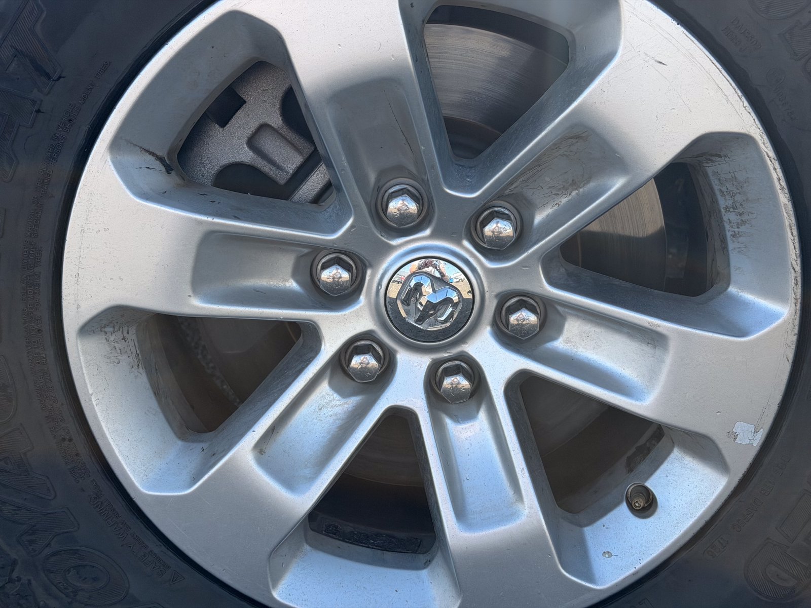 Used 2024 RAM 1500 Laramie AWD/4WD image 7