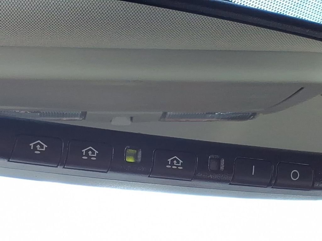 Used 2019 Nissan Titan SV w/ SV Convenience Package RWD image 25