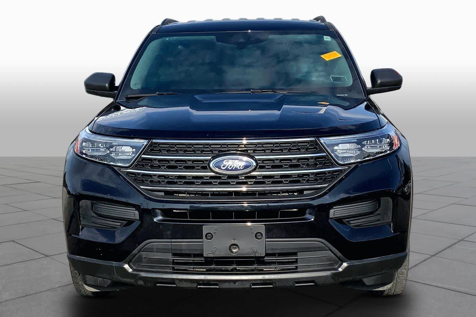 Certified 2023 Ford Explorer XLT RWD image 4
