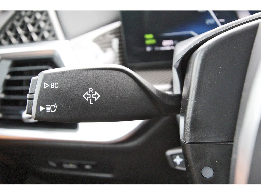 Used 2025 BMW X5 M60i w/ Executive Package image 16