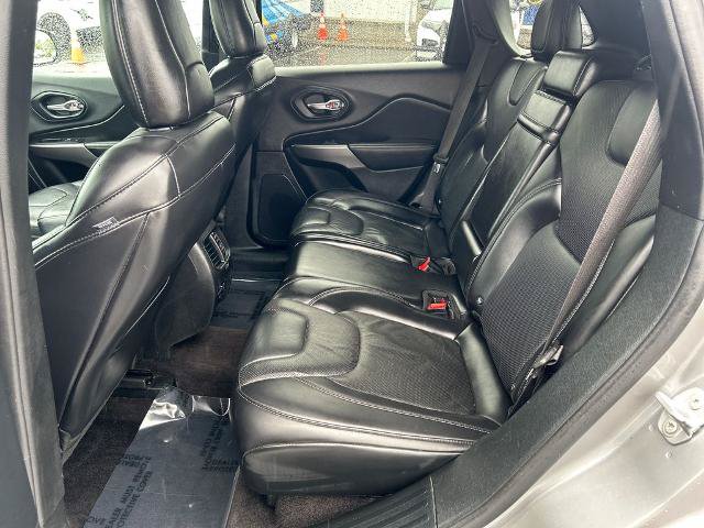 Used 2019 Jeep Cherokee Limited AWD/4WD image 10