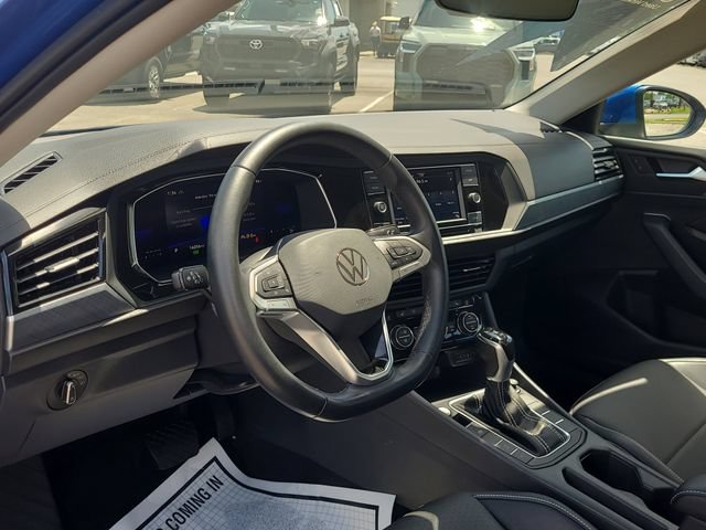 Used 2023 Volkswagen Jetta SE FWD image 10