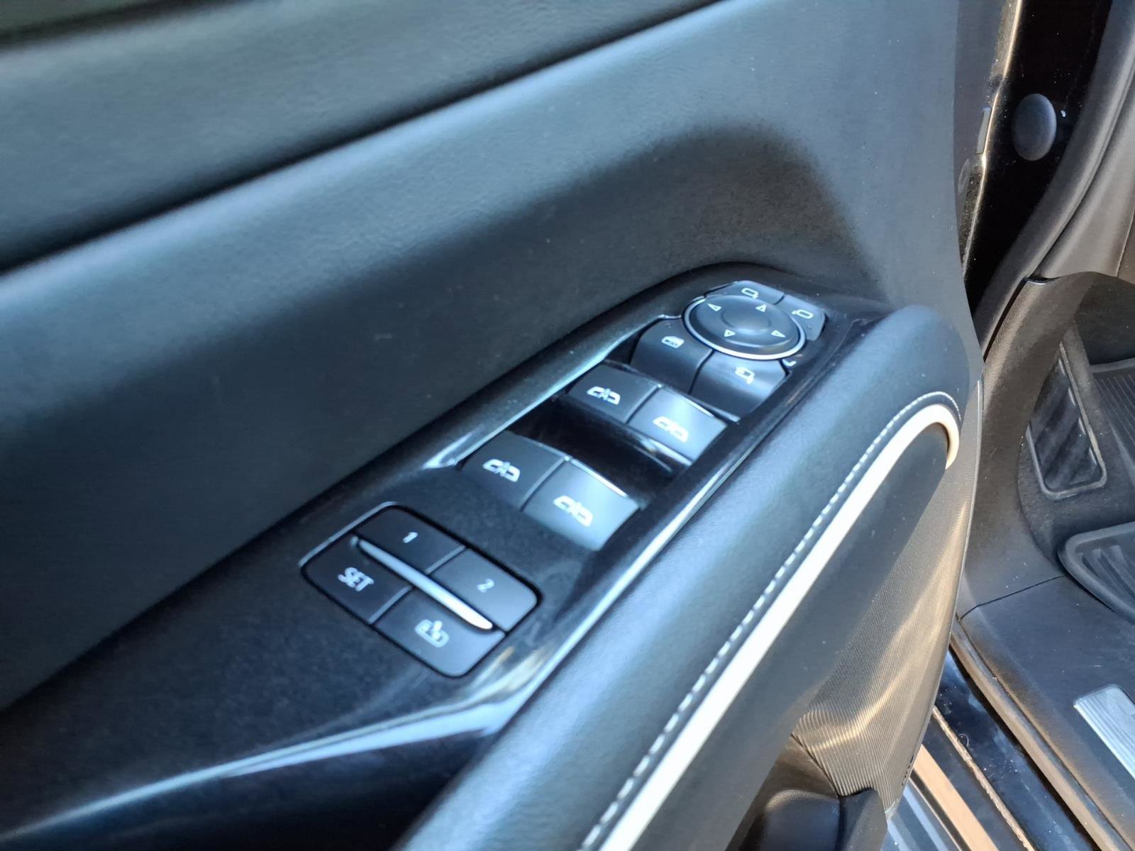 Used 2021 Cadillac Escalade Premium Luxury w/ Performance Package image 18