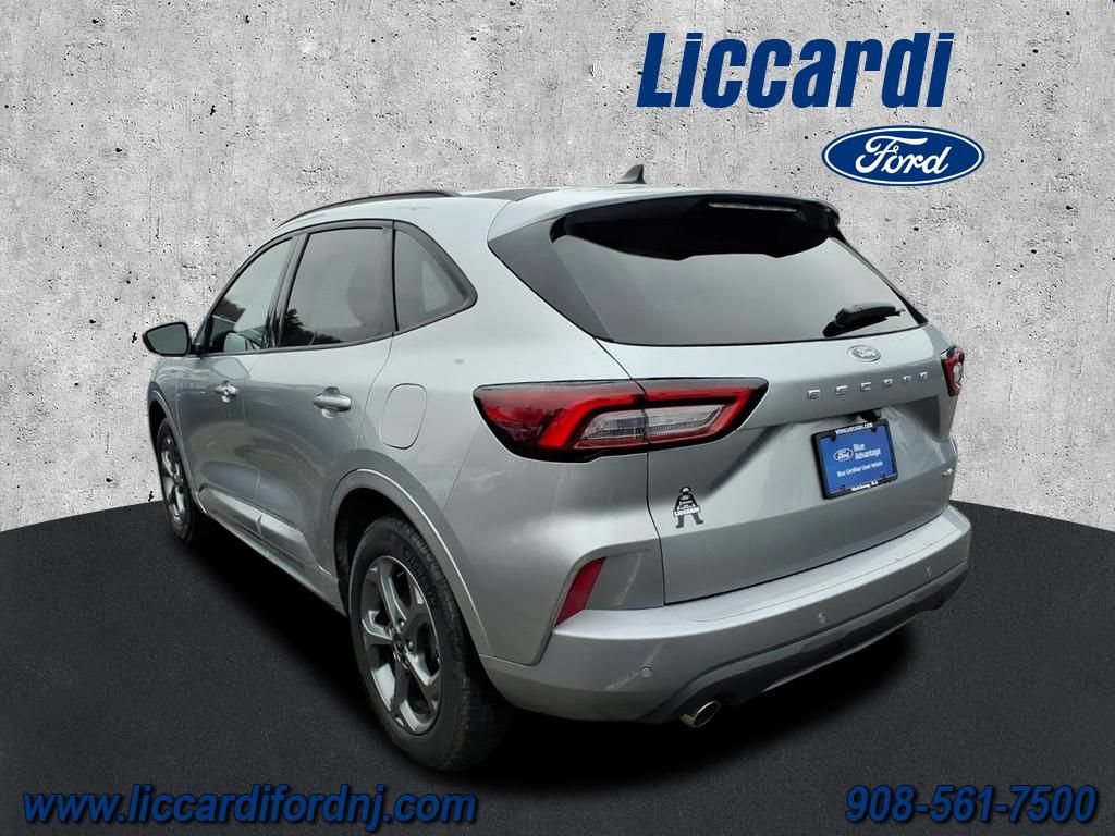 Certified 2023 Ford Escape ST-Line w/ Tech Pack #1 AWD/4WD image 3