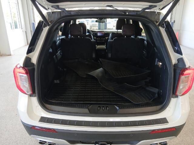 Certified 2022 Ford Explorer Platinum w/ Equipment Group 601A image 19