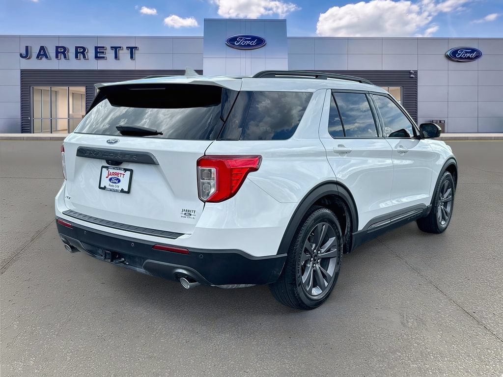 Certified 2024 Ford Explorer XLT w/ Equipment Group 202A RWD image 7