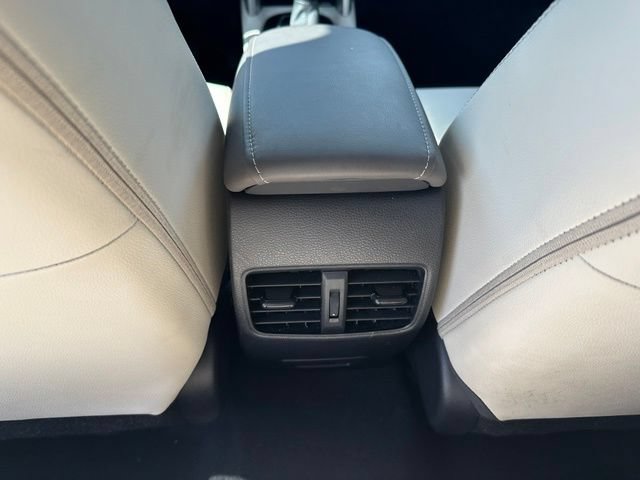 Used 2022 Toyota Corolla Cross XLE w/ Convenience Package FWD image 16