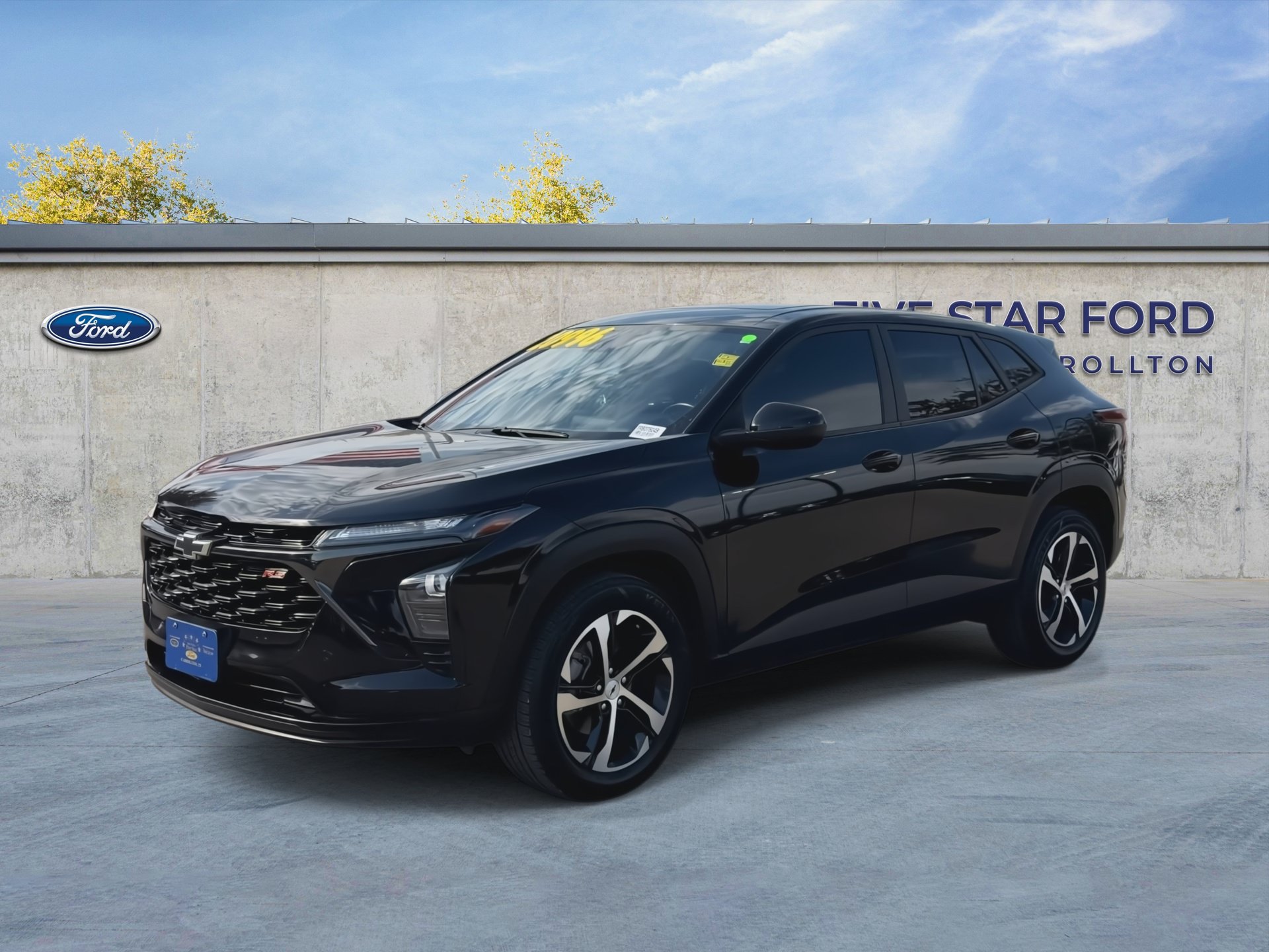 Used 2024 Chevrolet Trax RS w/ Sunroof Package FWD image 4