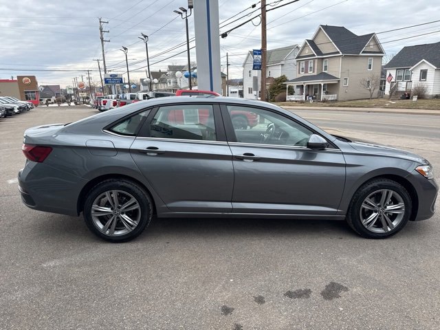 Used 2024 Volkswagen Jetta SE image 5