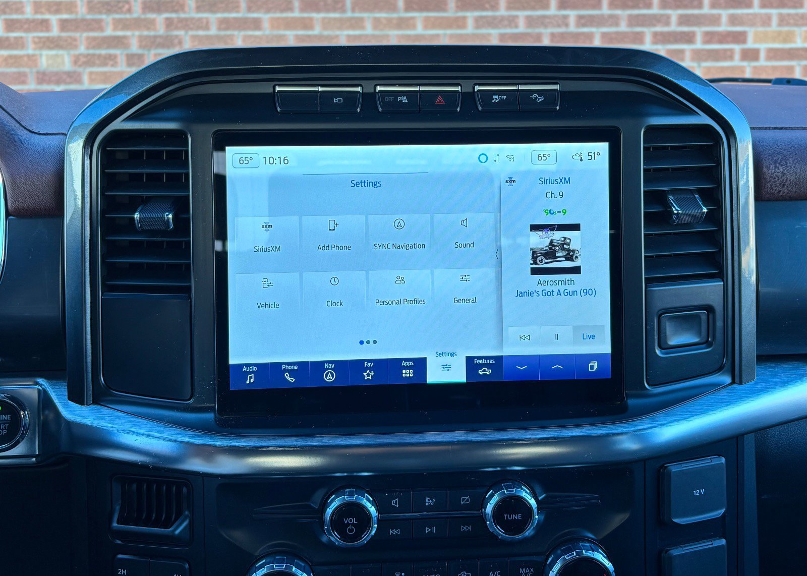 Certified 2022 Ford F150 Lariat w/ Equipment Group 502A High image 46