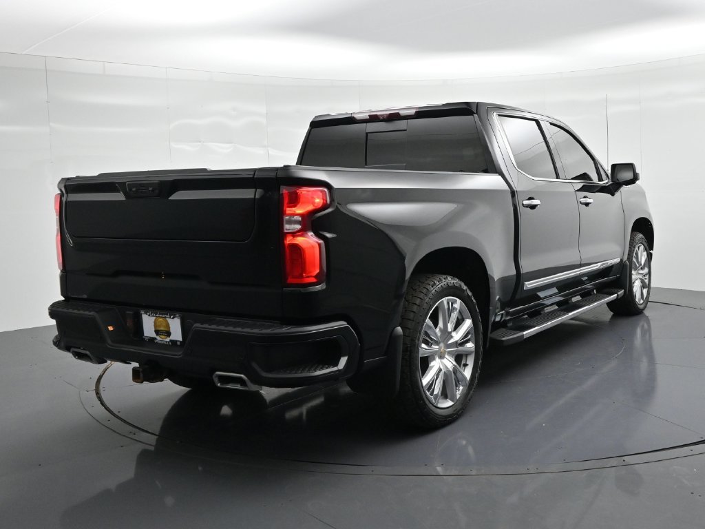 Used 2023 Chevrolet Silverado 1500 High Country w/ High Country Premium Package AWD/4WD image 6