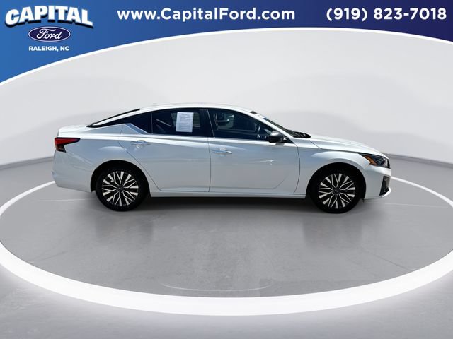 Used 2024 Nissan Altima 2.5 SV FWD image 9