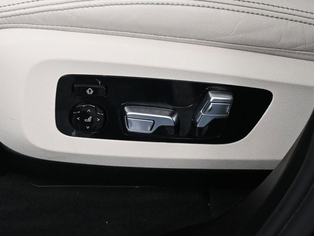 Used 2022 BMW X5 M50i w/ Executive Package image 39